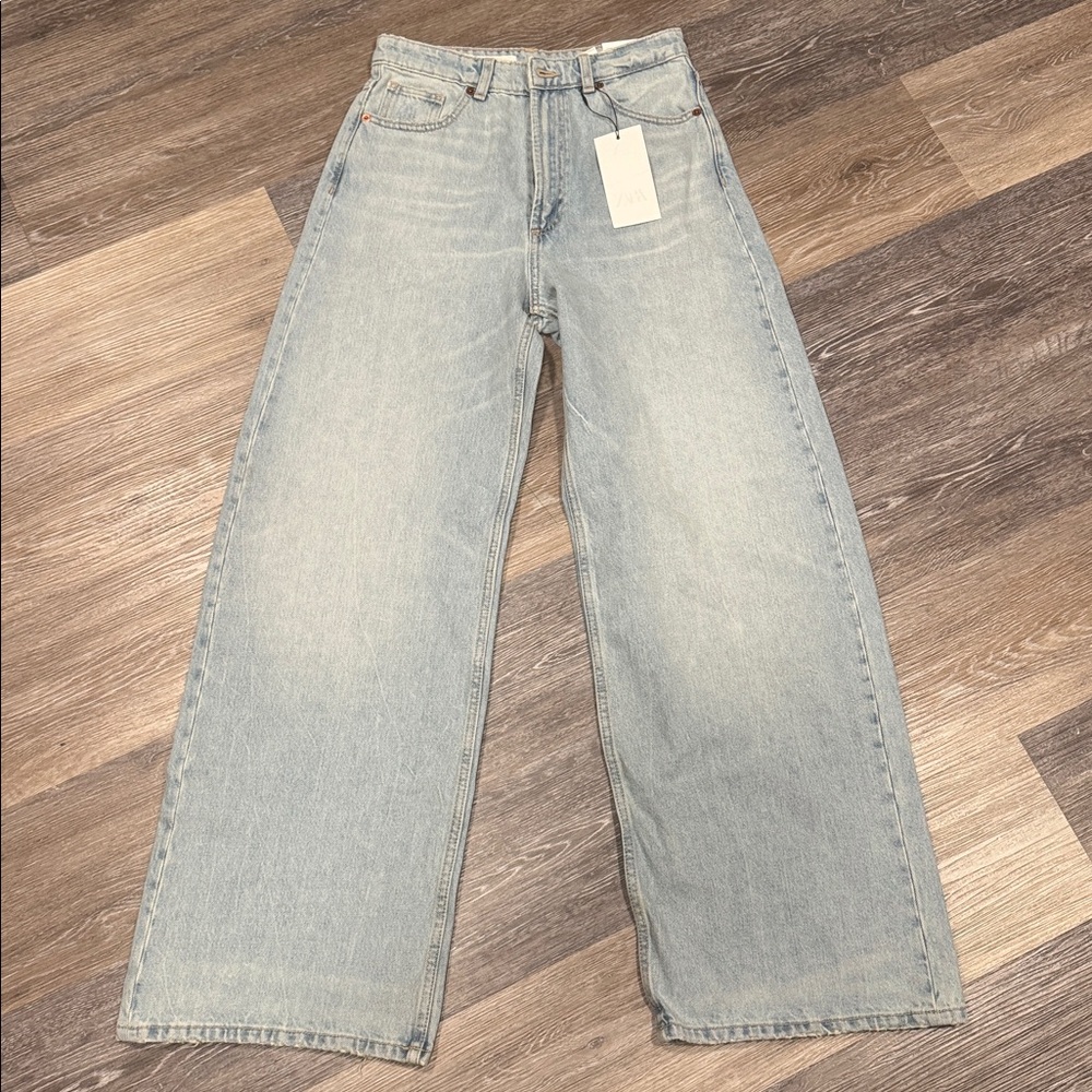 Zara Jean extra wide leg light wash 6 NWT